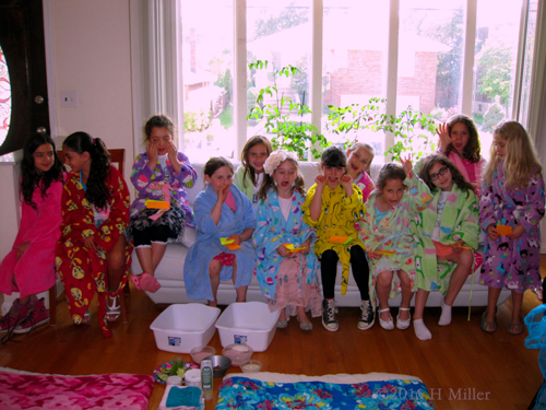 Smiling Before The Kids Spa Party Smiling Before The Kids Spa Party