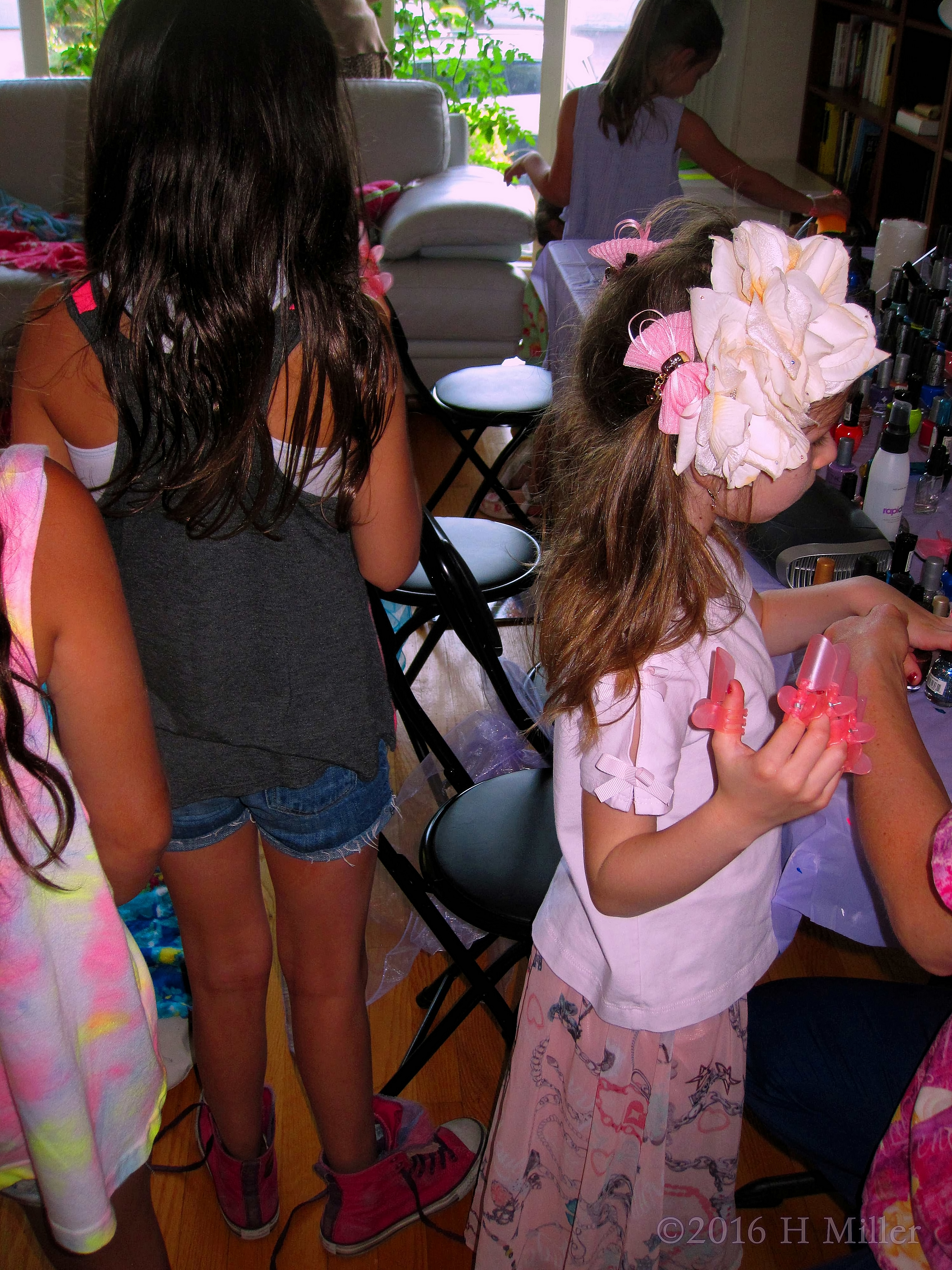 Fun Spa Crafts At The Party For Kids! 