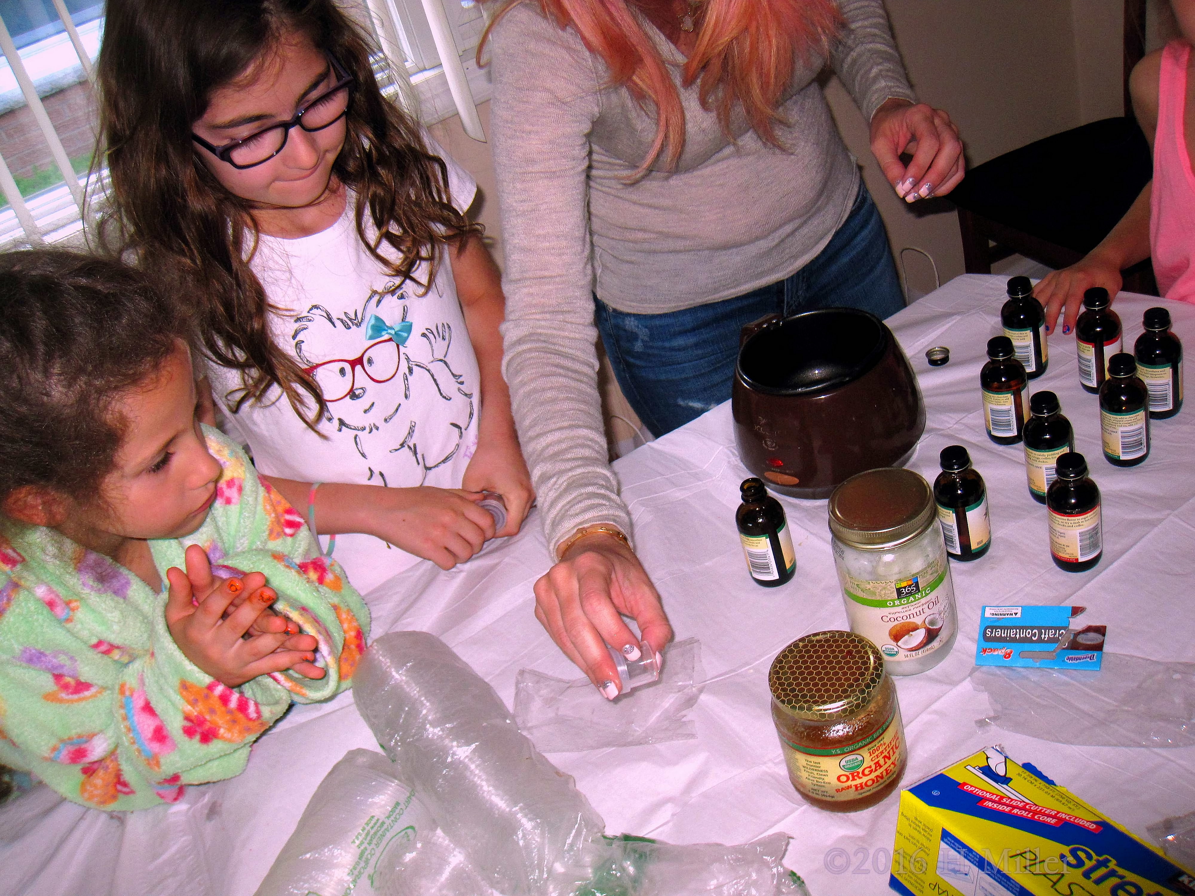 Making Lip Balm Kids Crafts! Making Lip Balm Kids Crafts!