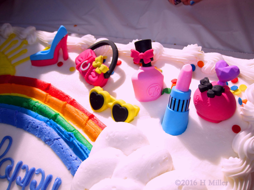 Very Cute Spa Themed Cake Decorations.l Lipstick Perfume Sunglasses And More! Wow! Very Cute Spa Themed Cake Decorations.l Lipstick Perfume Sunglasses And More! Wow!