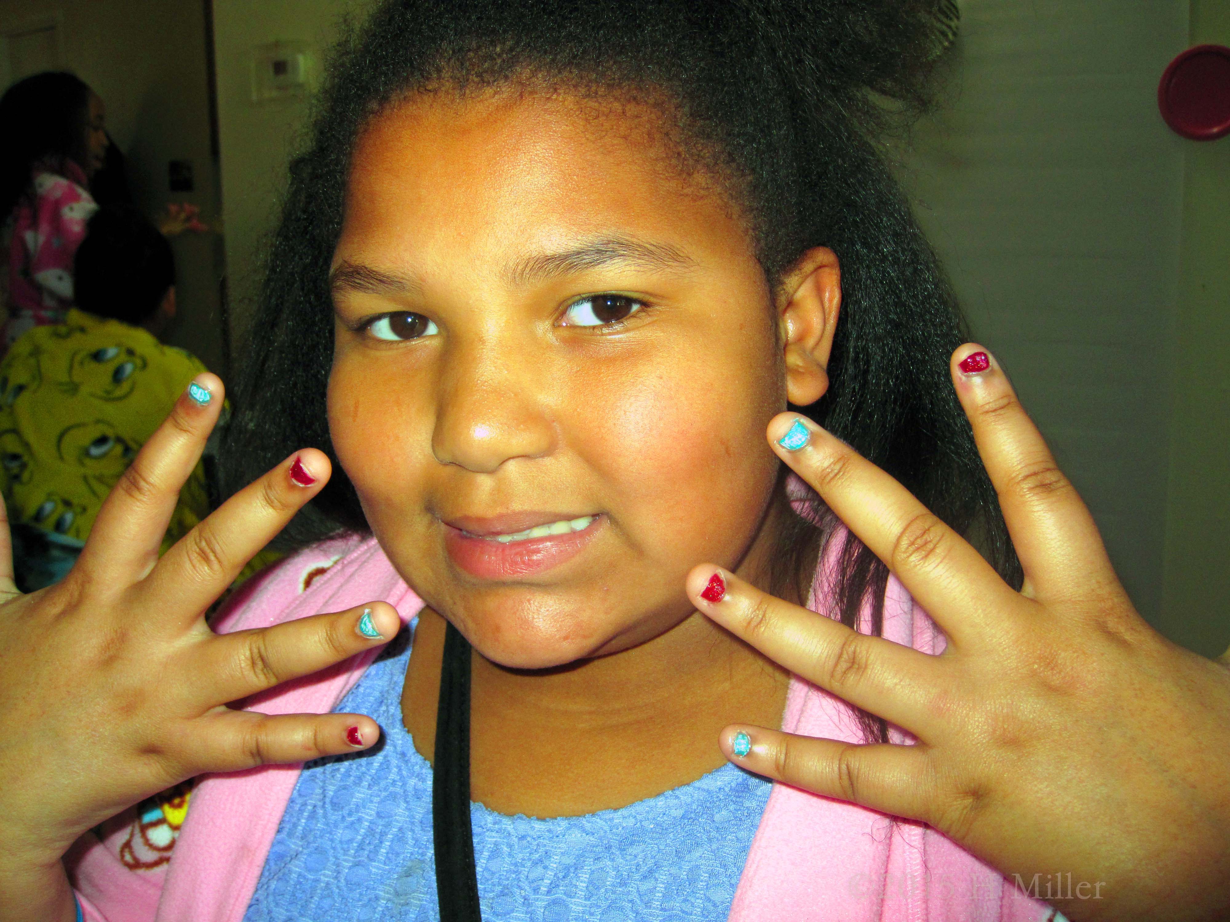 Her Shatter And Glitter Nails Her Shatter And Glitter Nails