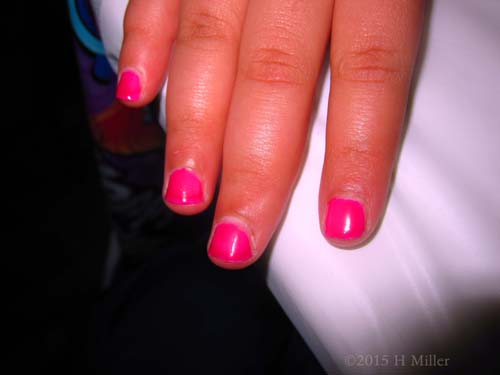 These Pretty Pink Nails Hide A Special Design