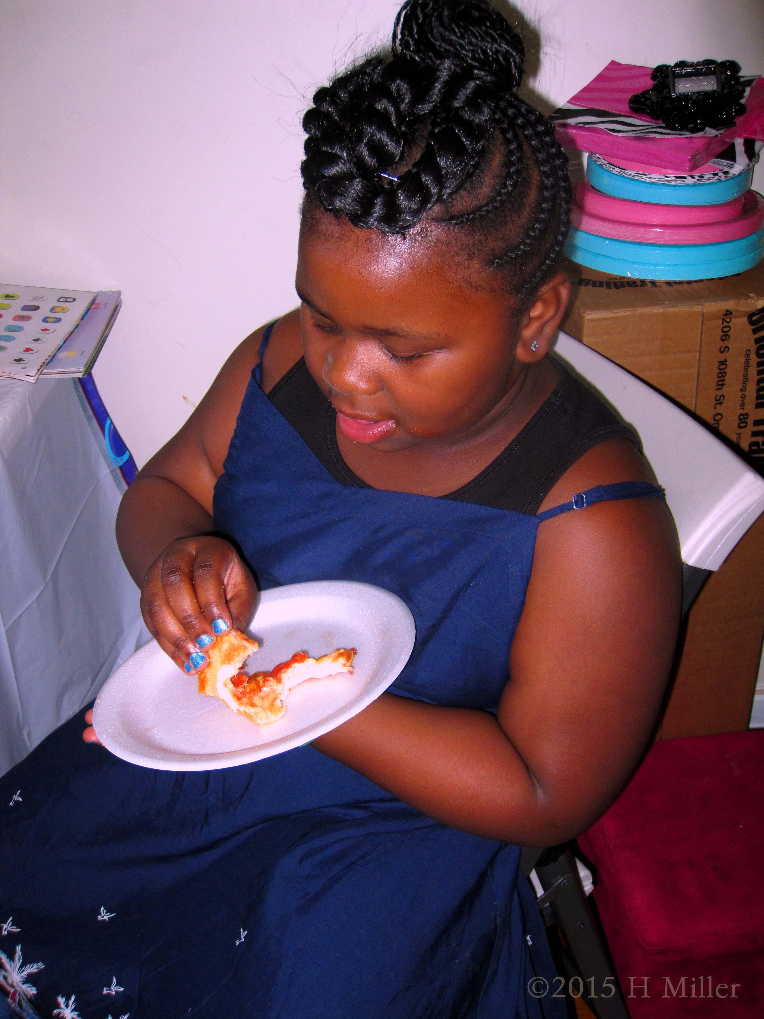 Pizza Is Fun To Eat While Waiting For Your Kids Spa Activity 
