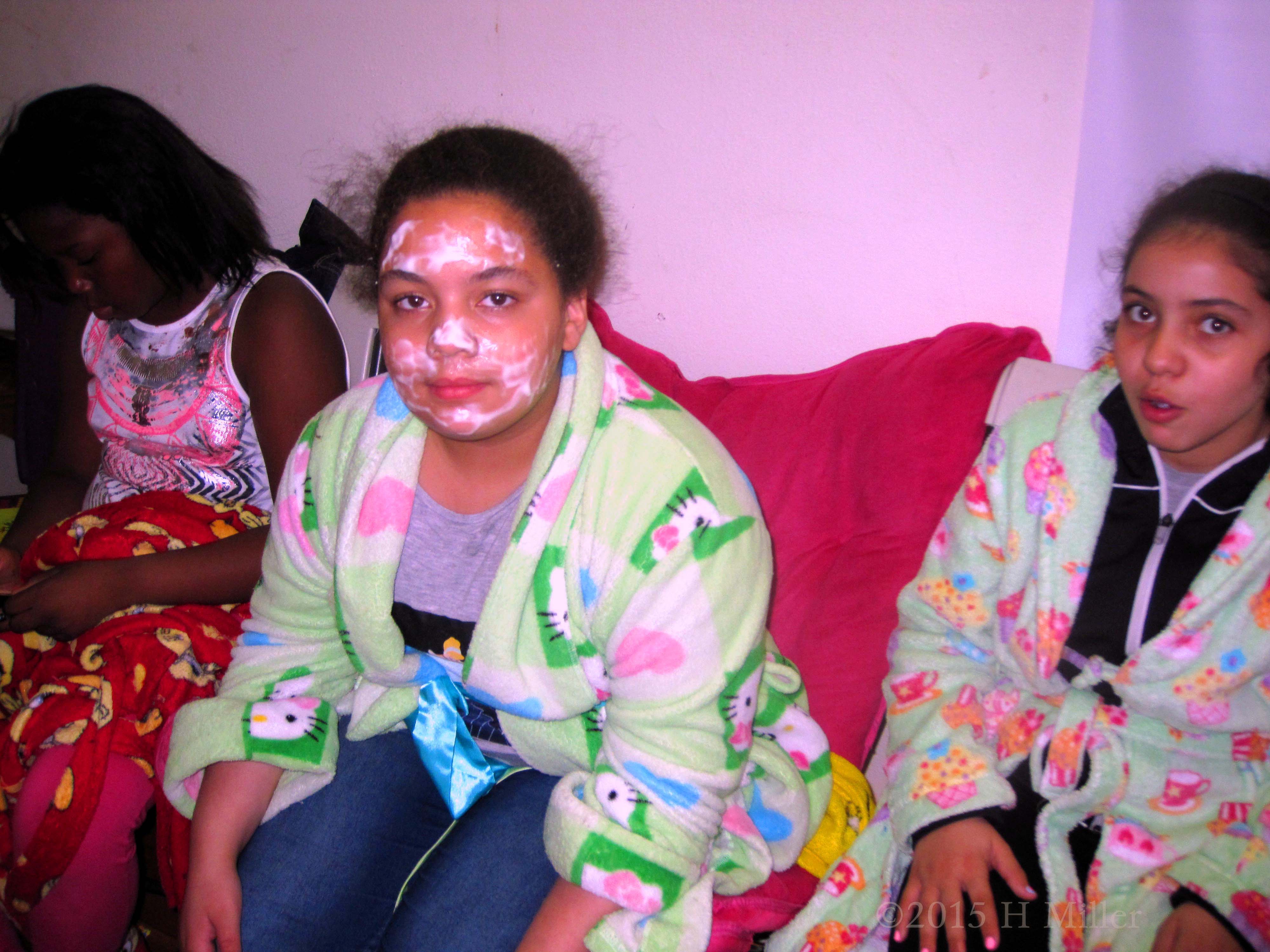 She Could't Stay Laying Down For Her Kids Facial She Could't Stay Laying Down For Her Kids Facial