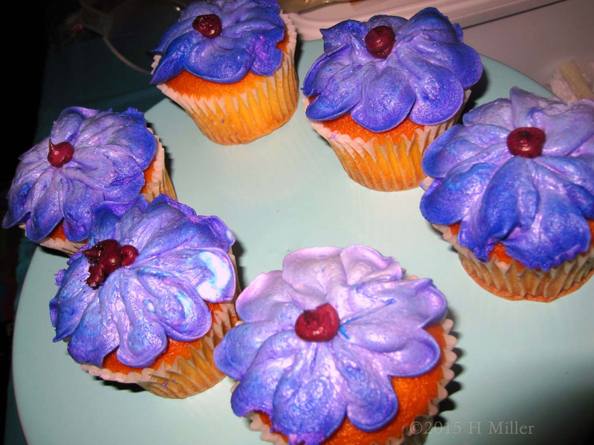 Beautiful Custom Flower Cupcakes!