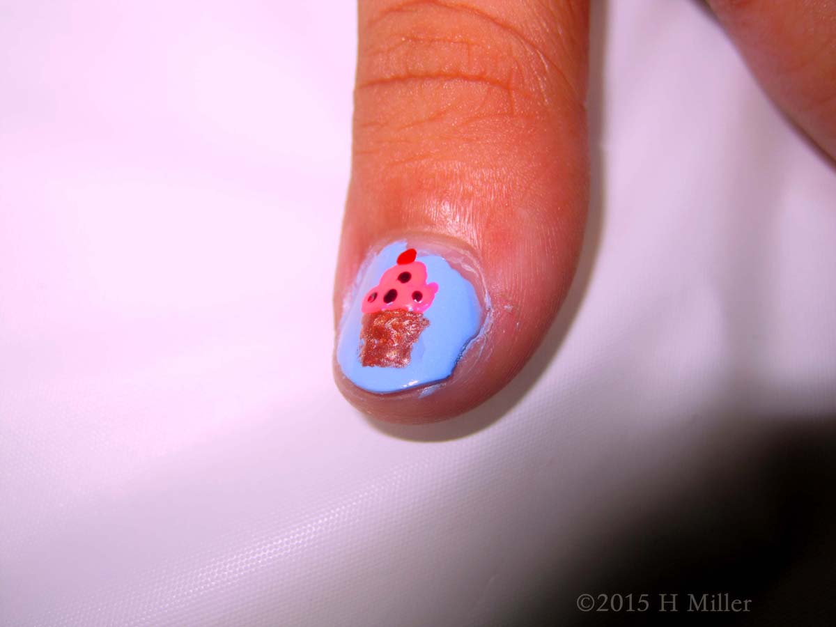 But Here Is The Cupcake On Her Other Hand 