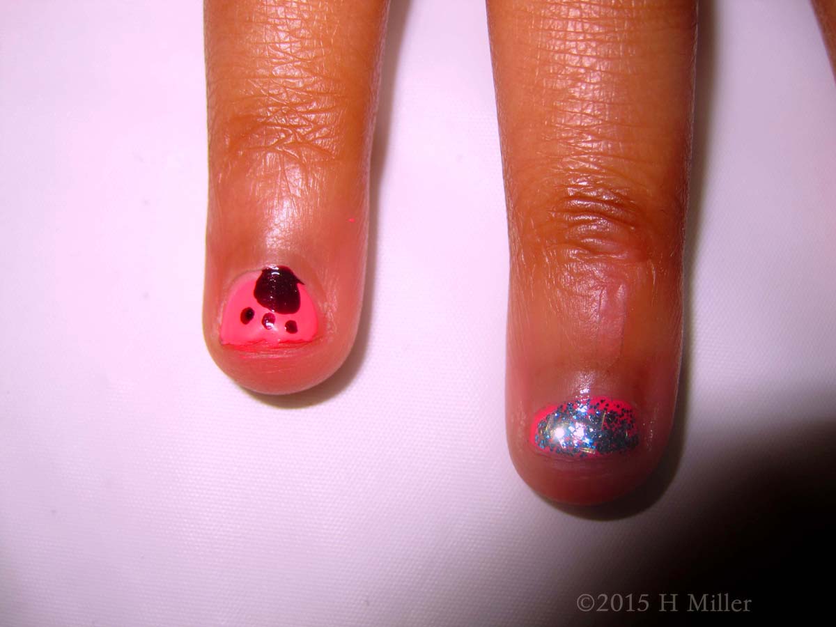 The Dog Paws Are Such A Cute Design! 