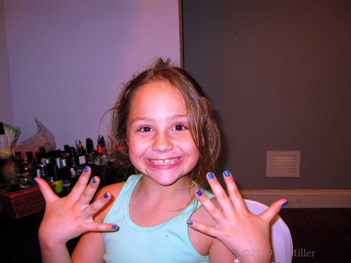 Look At My New Kids Manicure! 