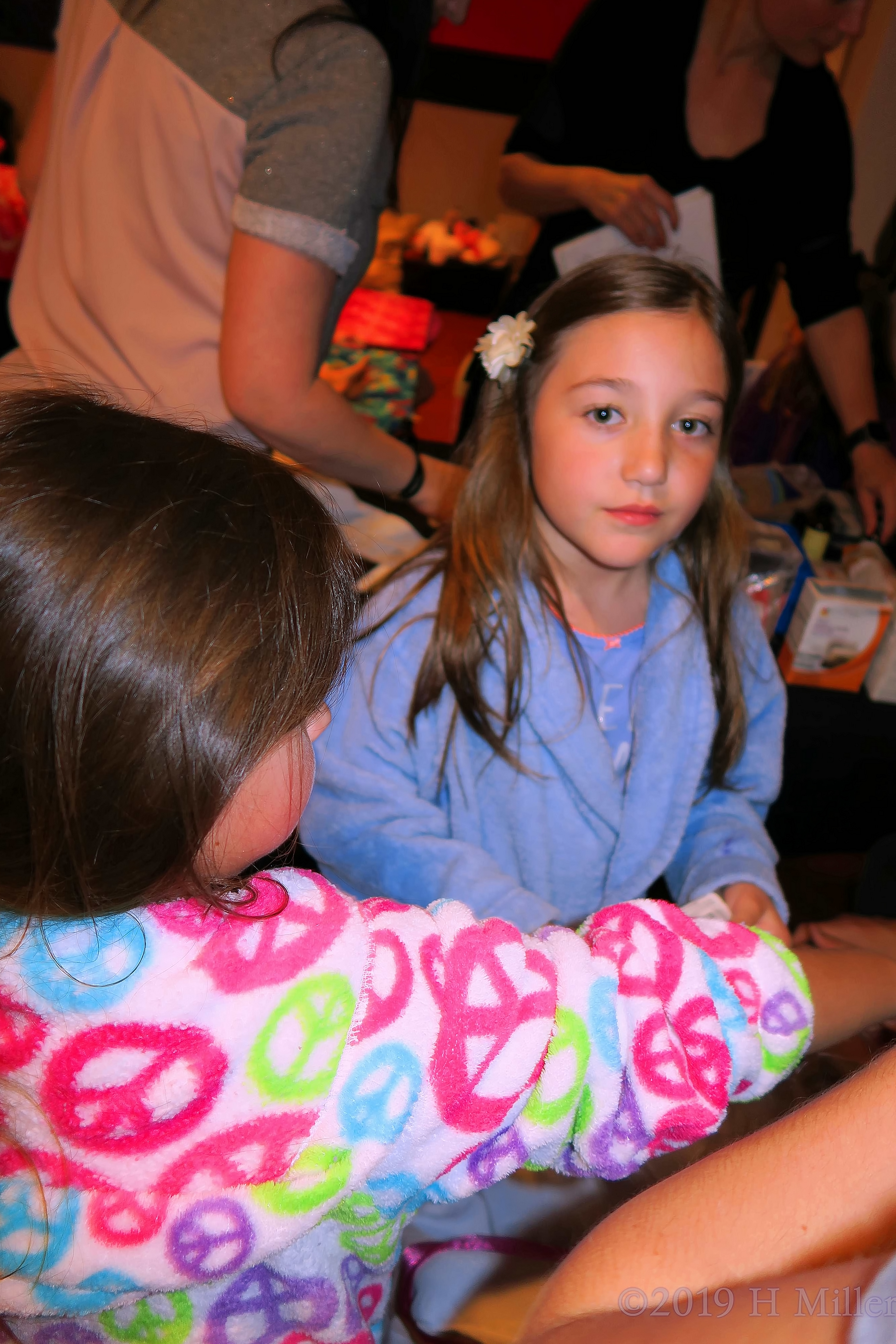 Friends Are Waiting For Kids Manicures! Friends Are Waiting For Kids Manicures!