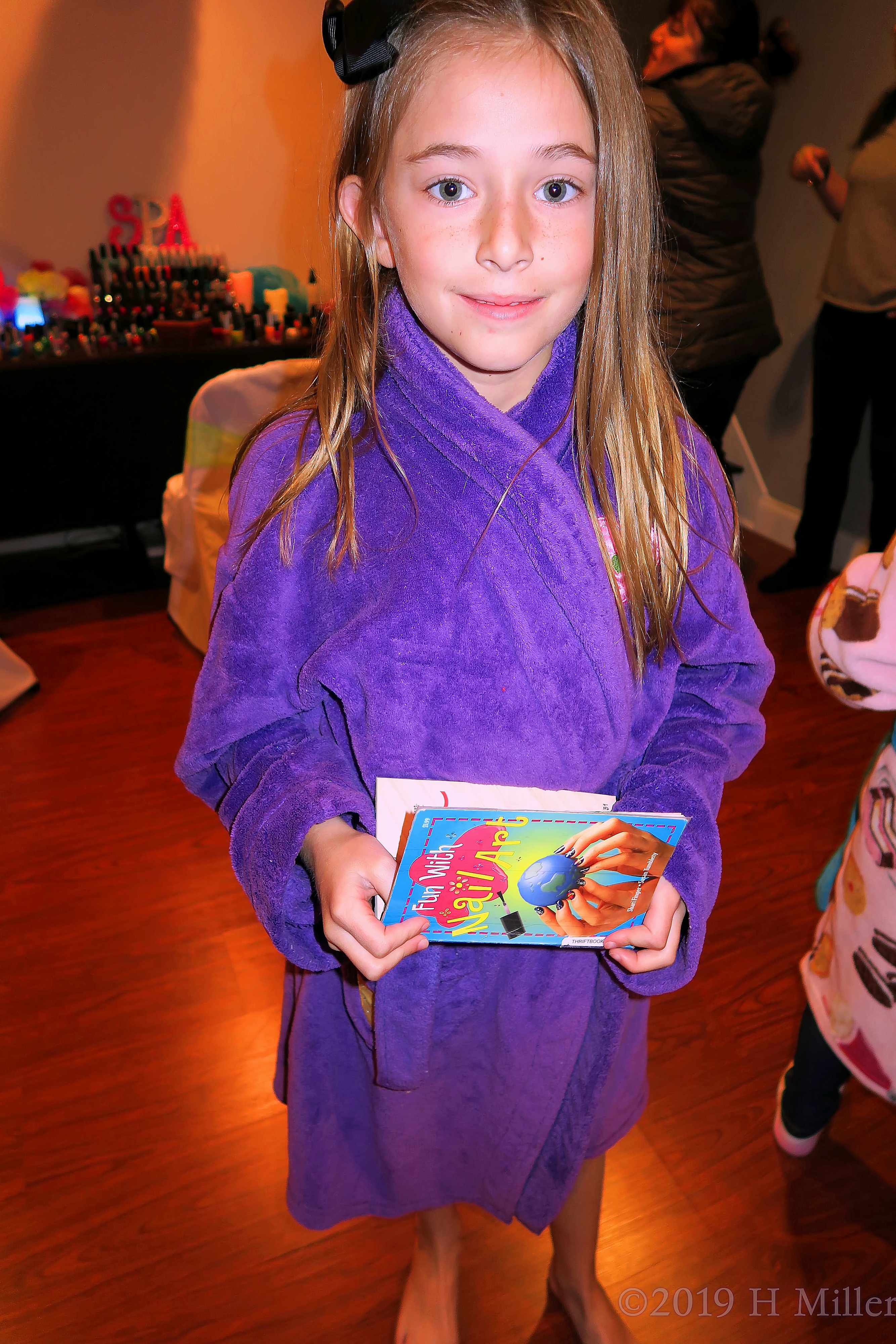 I Am Reading A Nail Design Idea Book I Am Reading A Nail Design Idea Book