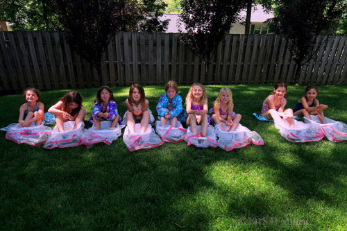 Group Girls Spa Birthday Party Picture 