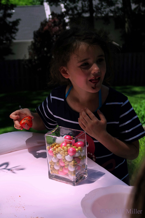 Just Chatting And Treat Eating Just Chatting And Treat Eating