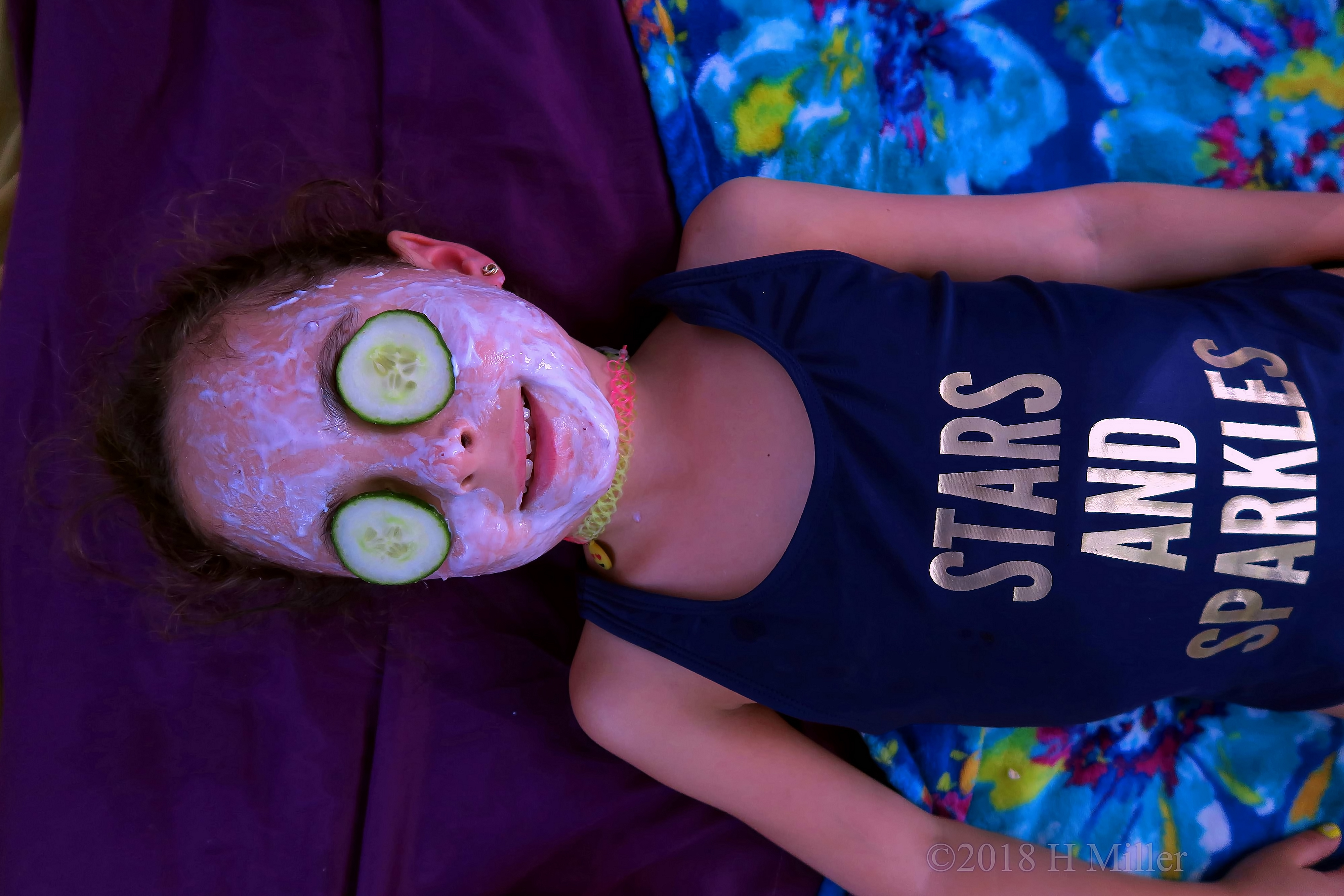 Neon Choker With Kids Facial Masque Neon Choker With Kids Facial Masque