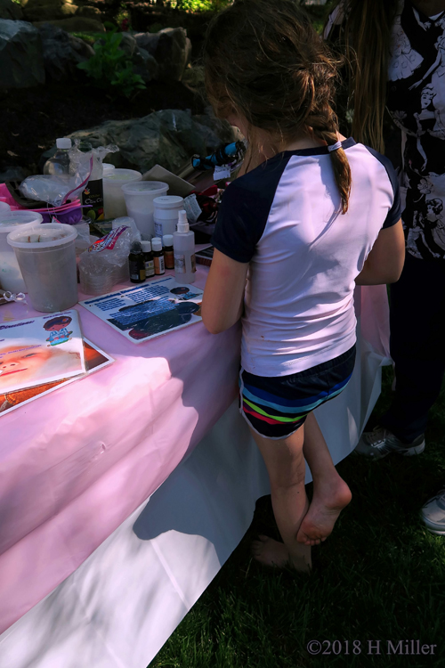 Fun At The Arts And Crafts Table Setup Fun At The Arts And Crafts Table Setup