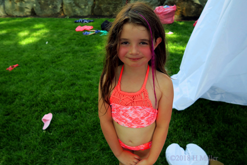 Hot Pink Hair Feather For This Girls Hairstyle Hot Pink Hair Feather For This Girls Hairstyle