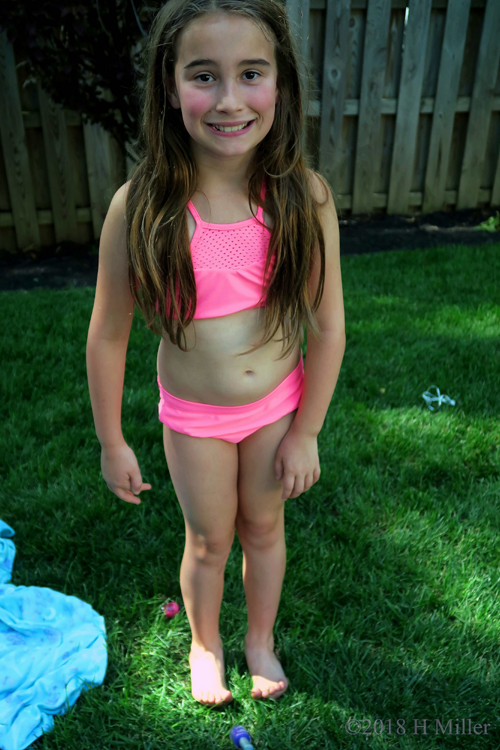 Kids Pedicures While Letting Them Dry Kids Pedicures While Letting Them Dry