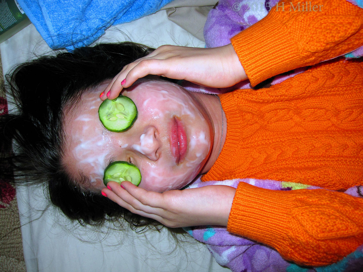 Cucumber Slices Are Good For Kids' Skin, Too! 
