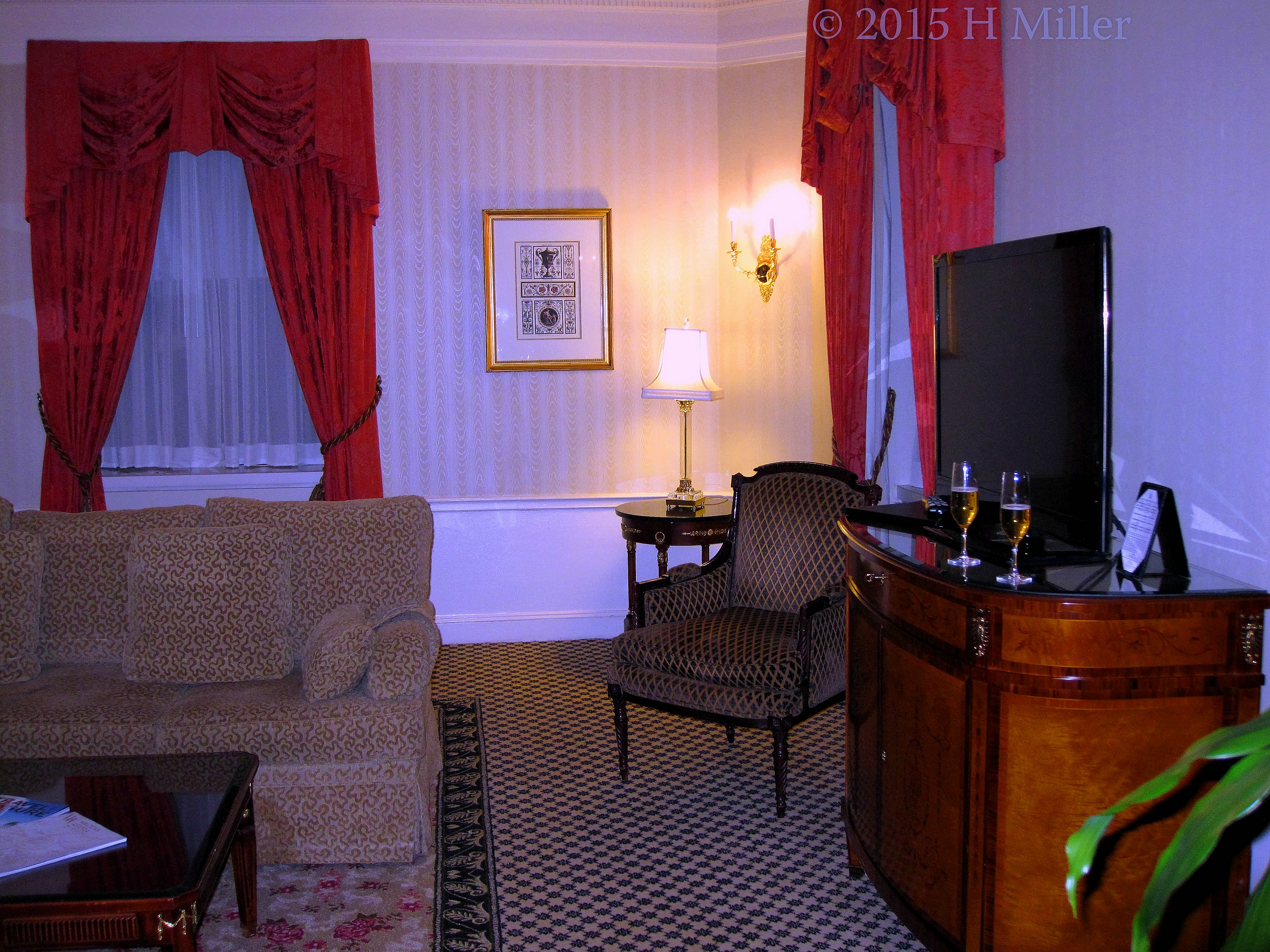 Looking Around The Waldorf Astoria Suite. Looking Around The Waldorf Astoria Suite.