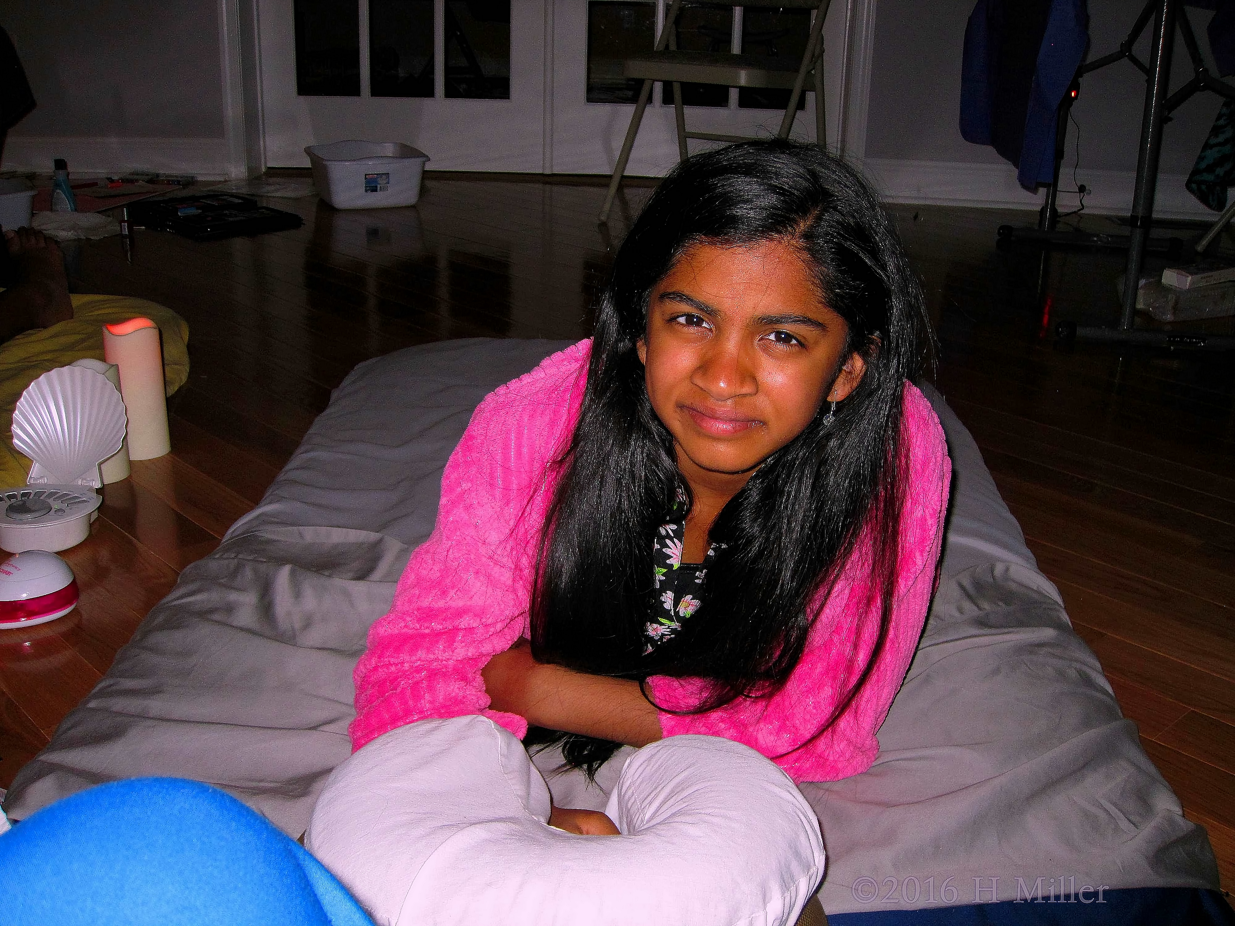 Looking Relaxed During Her Kids Massage! Looking Relaxed During Her Kids Massage!