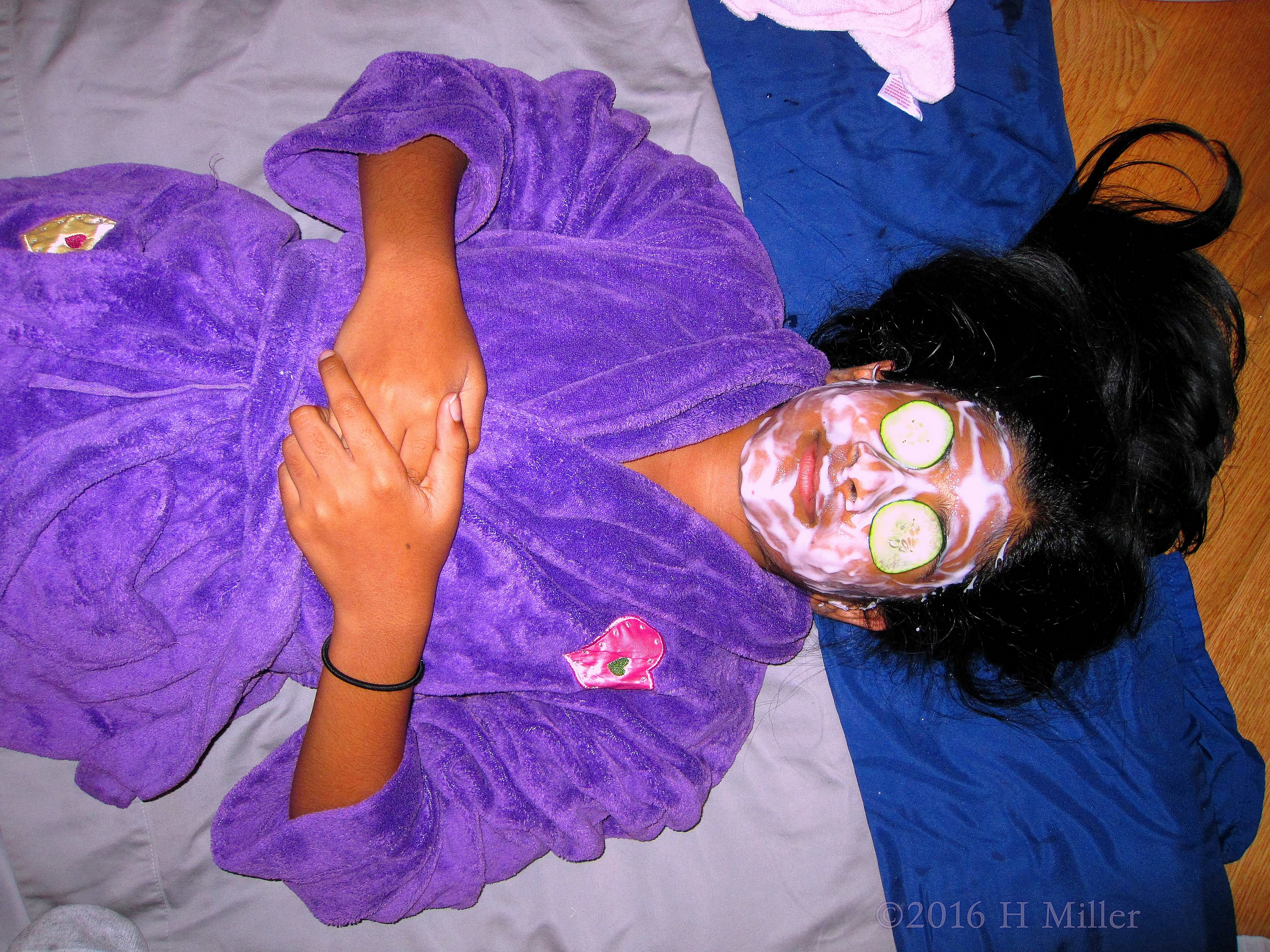 Relaxing In A Homemade Vanilla Yogurt Facial Relaxing In A Homemade Vanilla Yogurt Facial