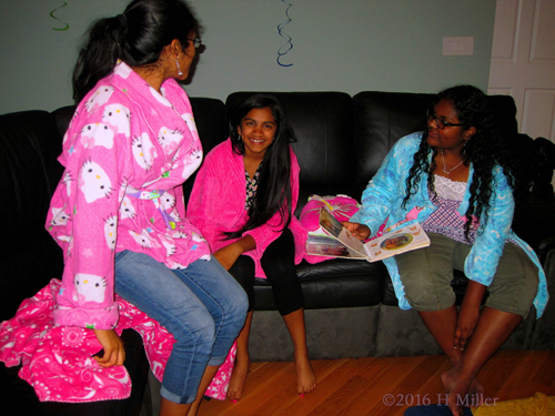 Chatting During The Spa Party Chatting During The Spa Party