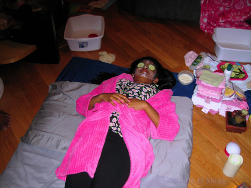 Relaxing In A Vanilla Yogurt Facial Relaxing In A Vanilla Yogurt Facial