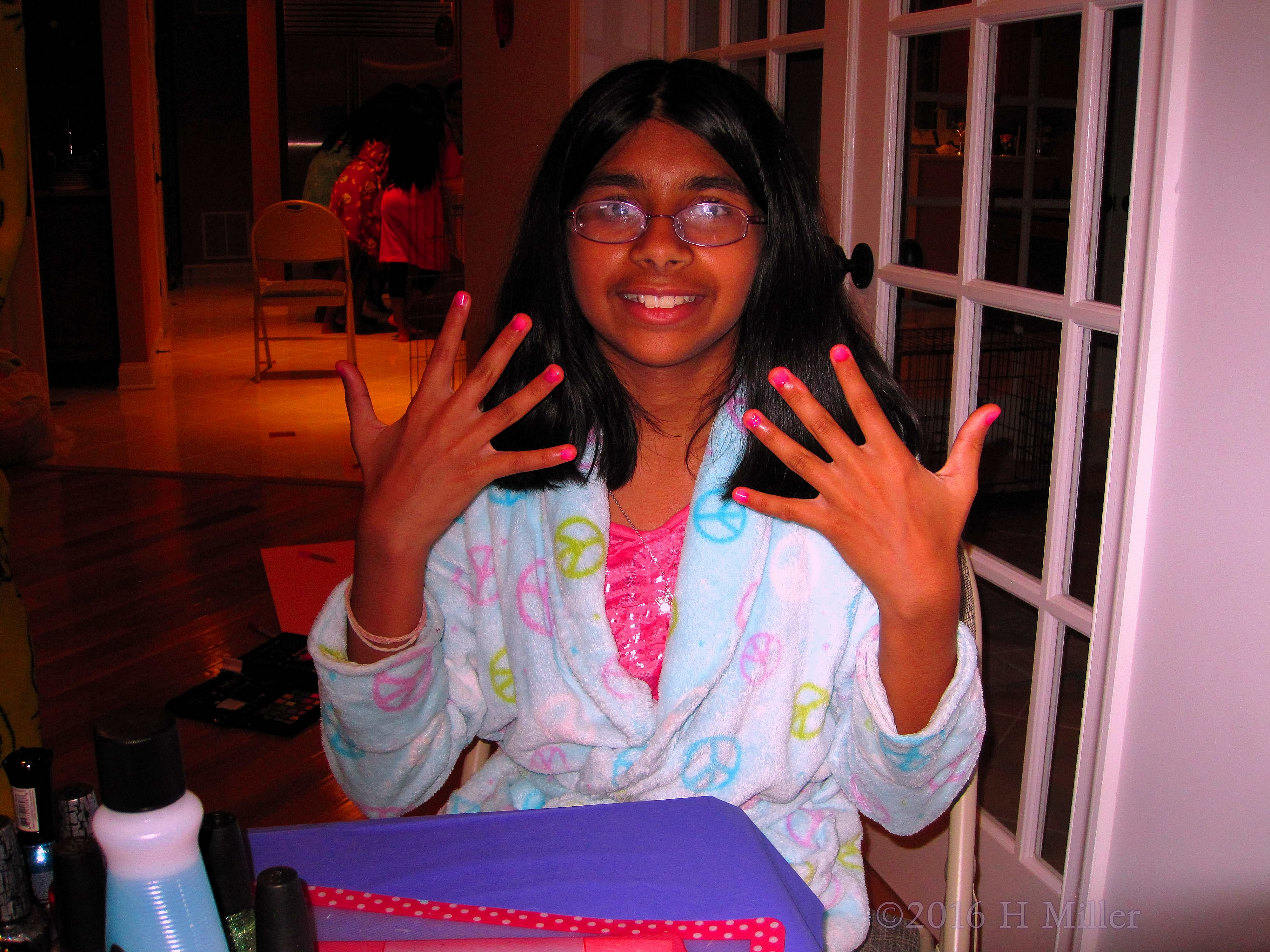 She Loves Her Pink Mini Mani! She Loves Her Pink Mini Mani!