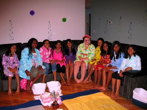 Big Smiles Before The Kids Spa Party! Big Smiles Before The Kids Spa Party!