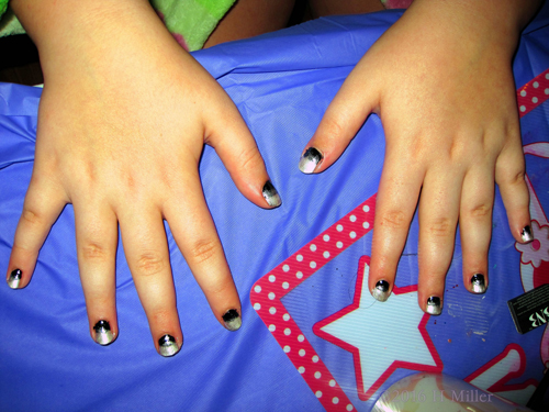 Classic Black And Gold Ombre Kids Manicure. Classic Black And Gold Ombre Kids Manicure.