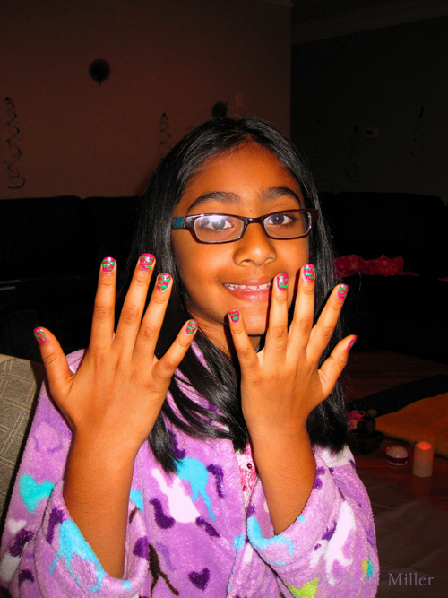 She Loves Her Kids Manicure!