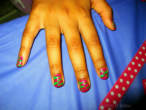 Super Cute Pink And Green Zebra Stripes Mini Mani.