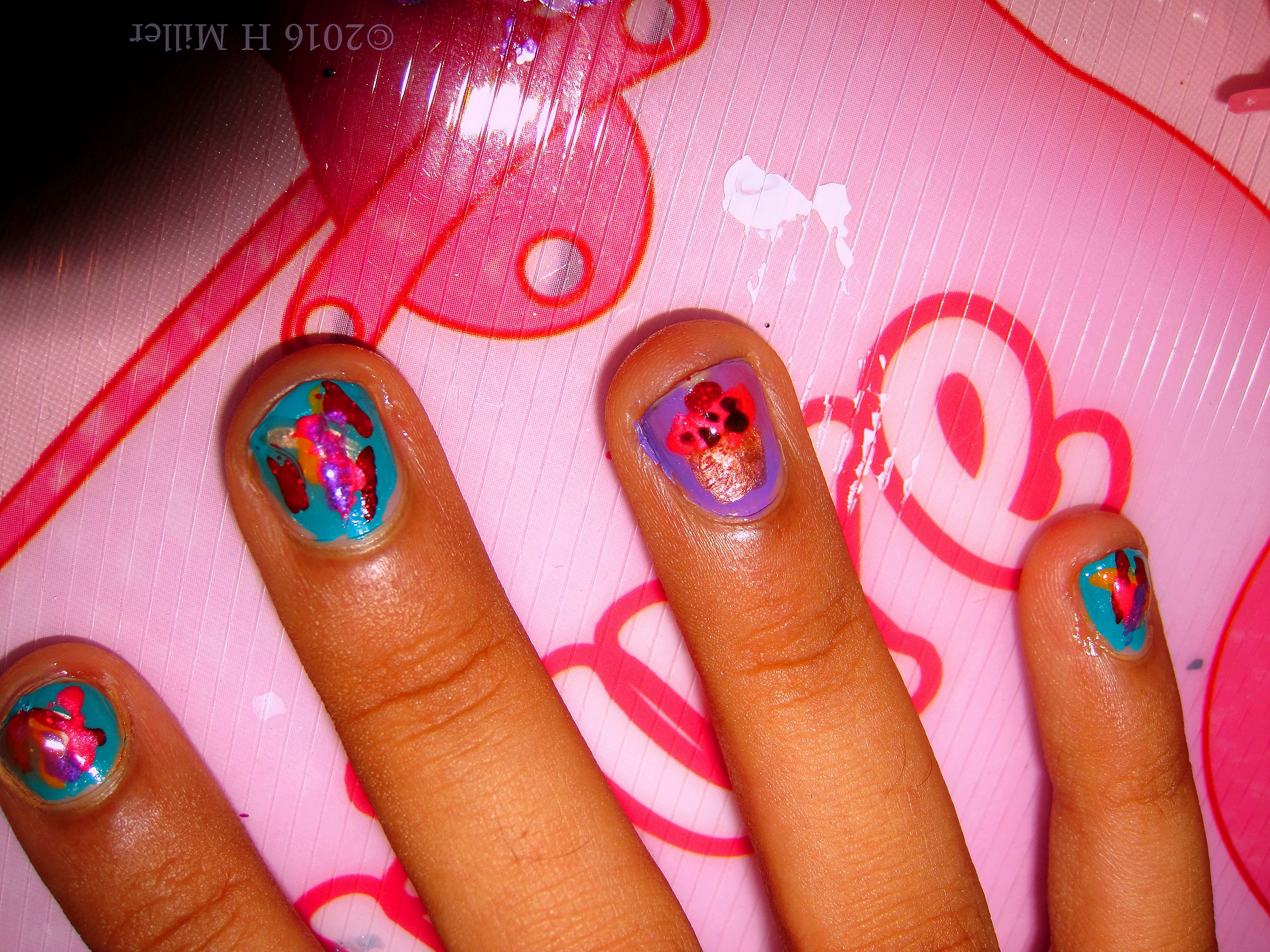 Abstract Neon Mini Manicure Abstract Neon Mini Manicure