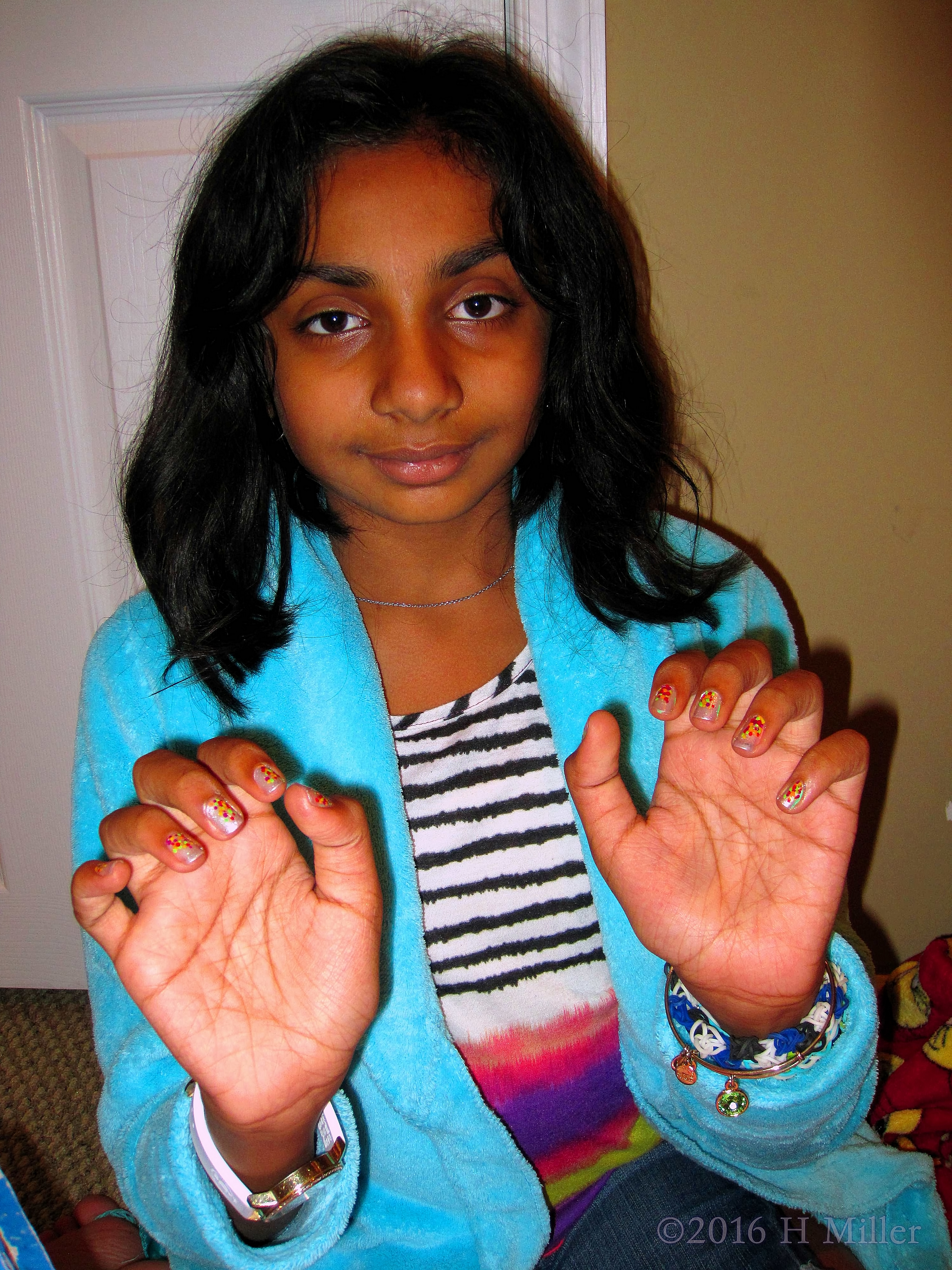 Her Manicure Looks Awesome! Her Manicure Looks Awesome!