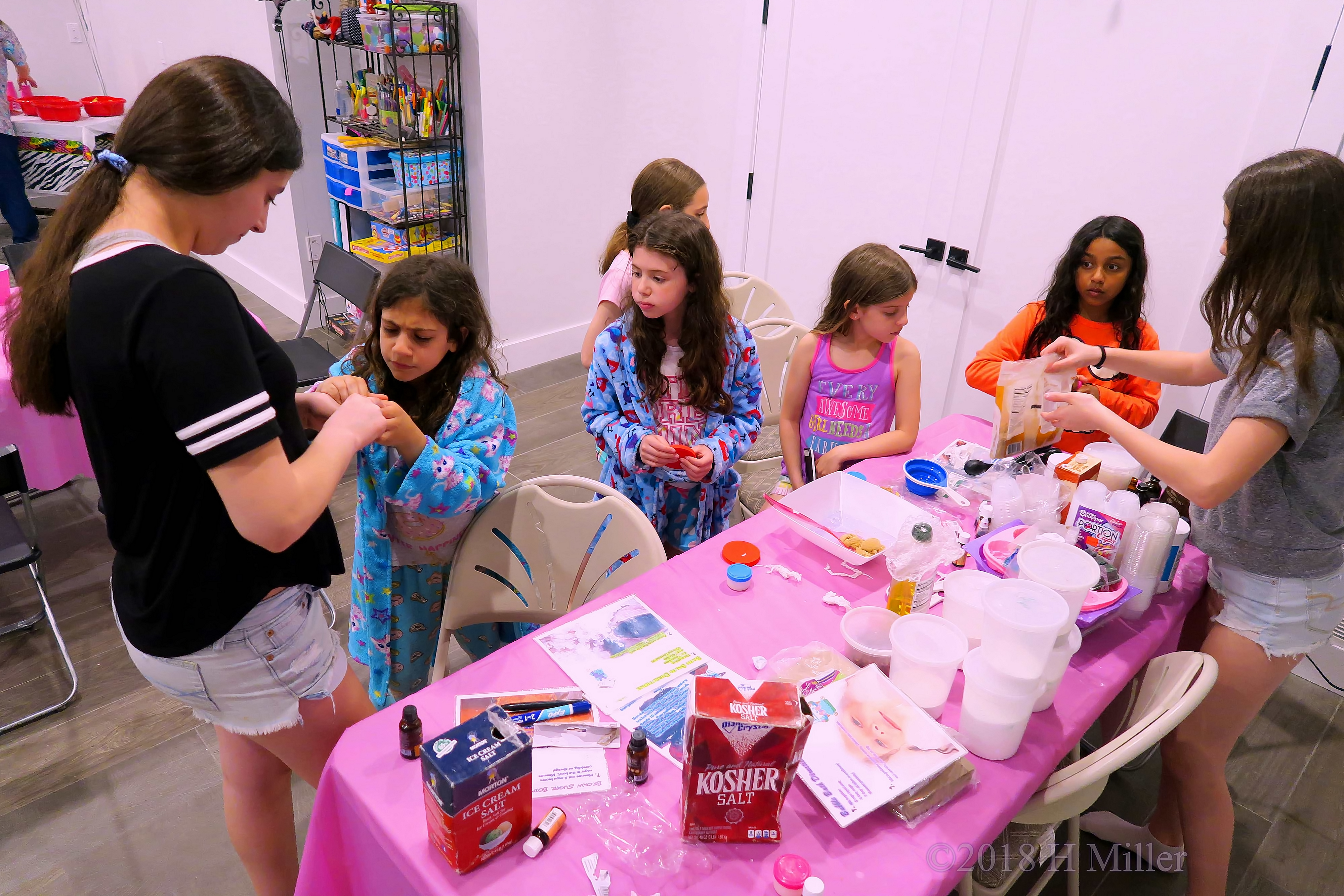 Bath Bombs, Lip Balm, Body Scrubs, Kids Crafts Galore! Bath Bombs, Lip Balm, Body Scrubs, Kids Crafts Galore!