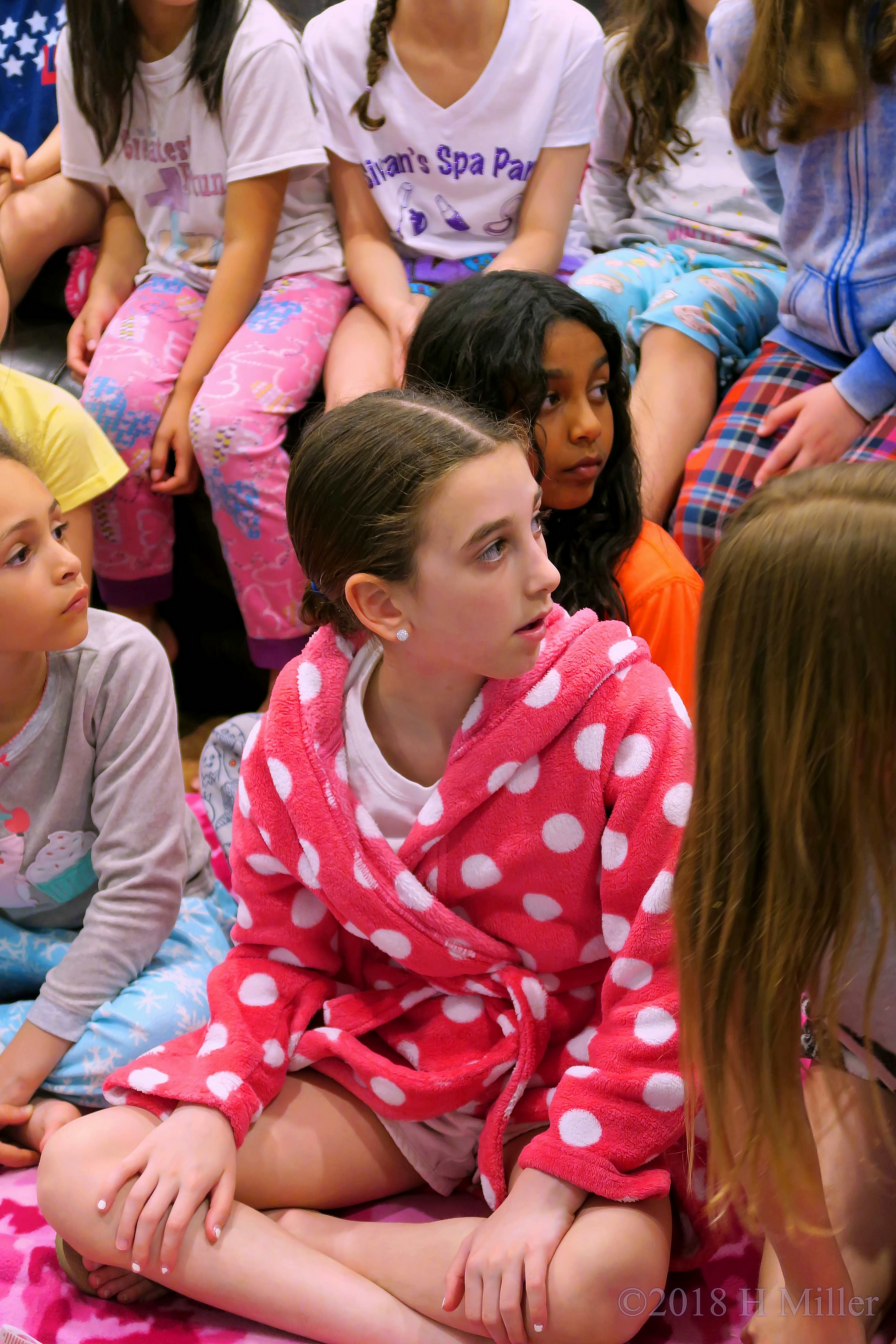 Beautiful Contrast Of Colors In Spa Robes To Choose From Beautiful Contrast Of Colors In Spa Robes To Choose From