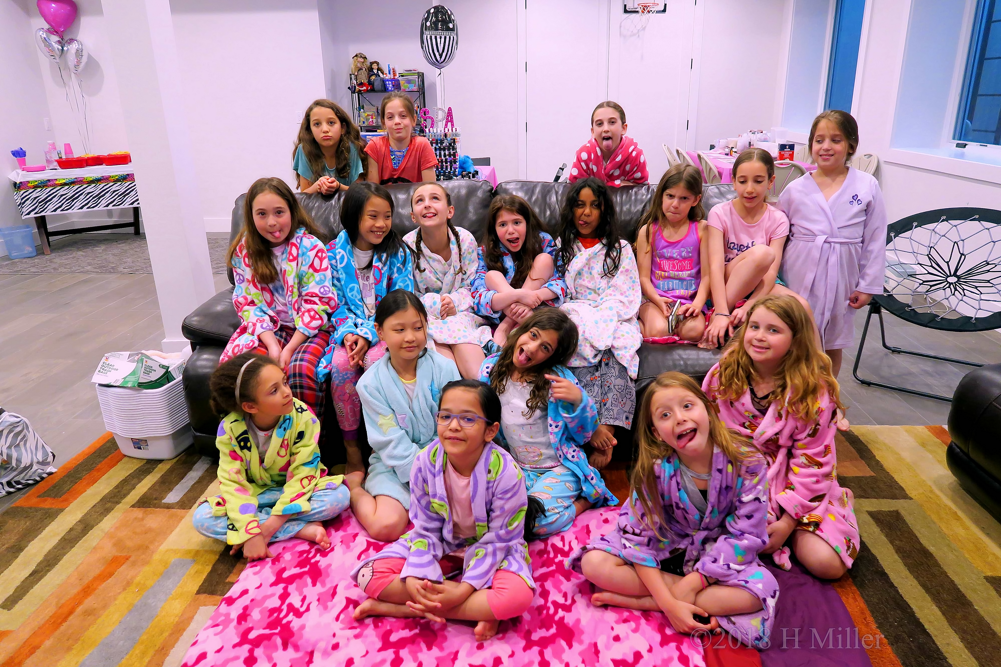 Funny Faces Group Photo At The Spa Party! Funny Faces Group Photo At The Spa Party!