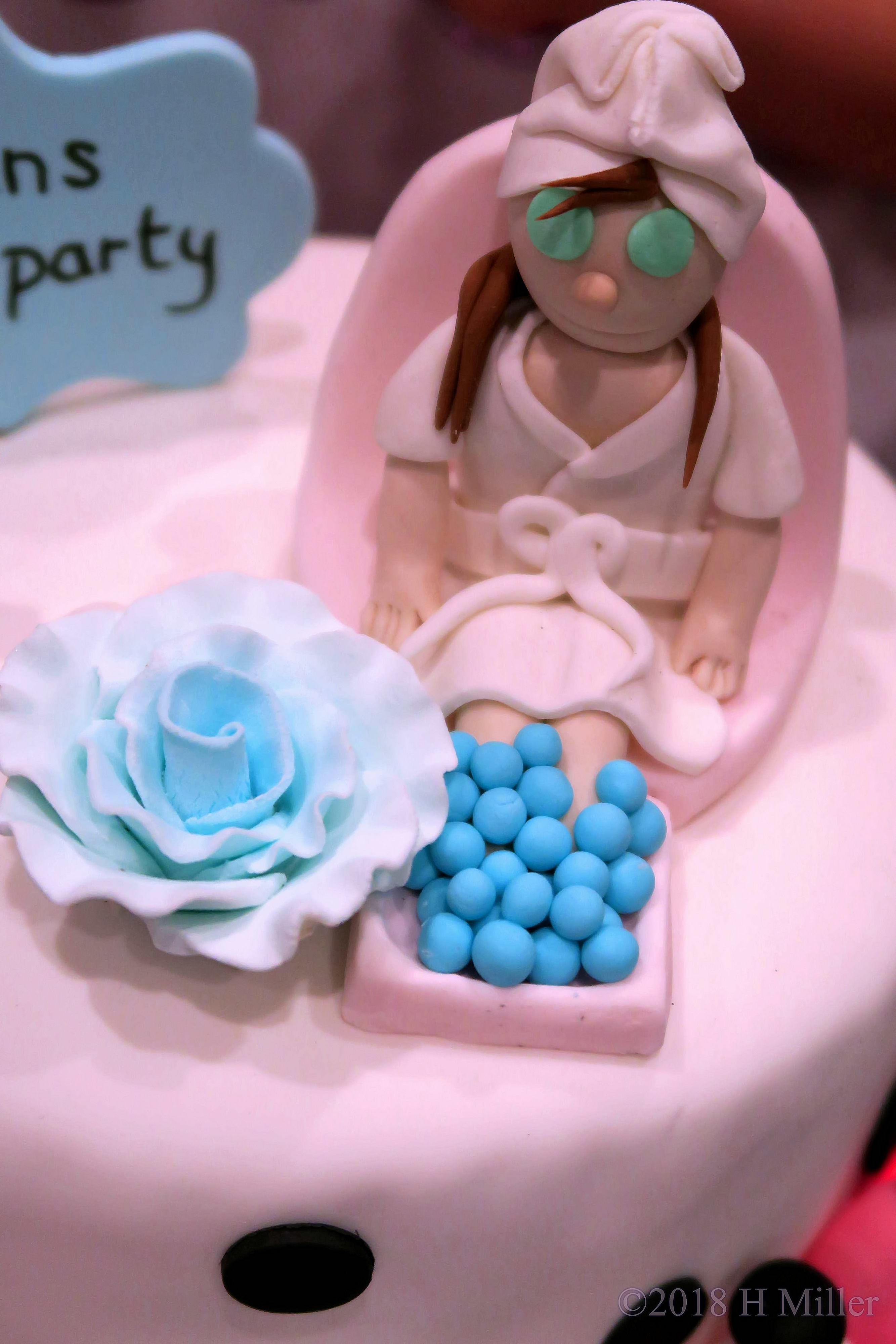 Look At The Spa Girl Getting A Facial And Pedi Decorative Piece On The Birthday Cake!!! 4 Look At The Spa Girl Getting A Facial And Pedi Decorative Piece On The Birthday Cake!!! 4