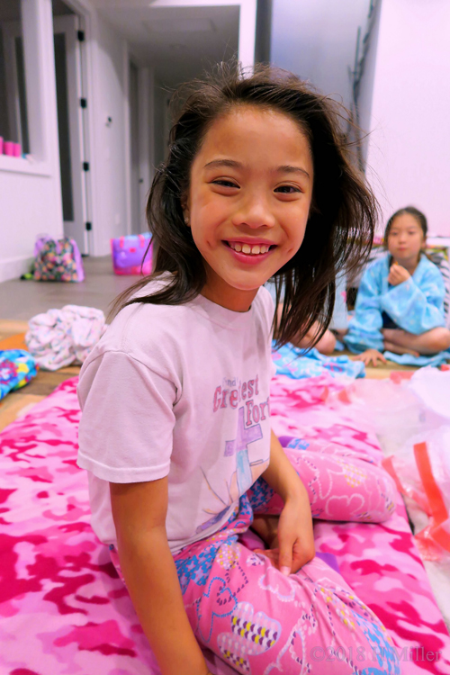 Chilaxing On A Spa Throw After Her Kids Facial! Chilaxing On A Spa Throw After Her Kids Facial!