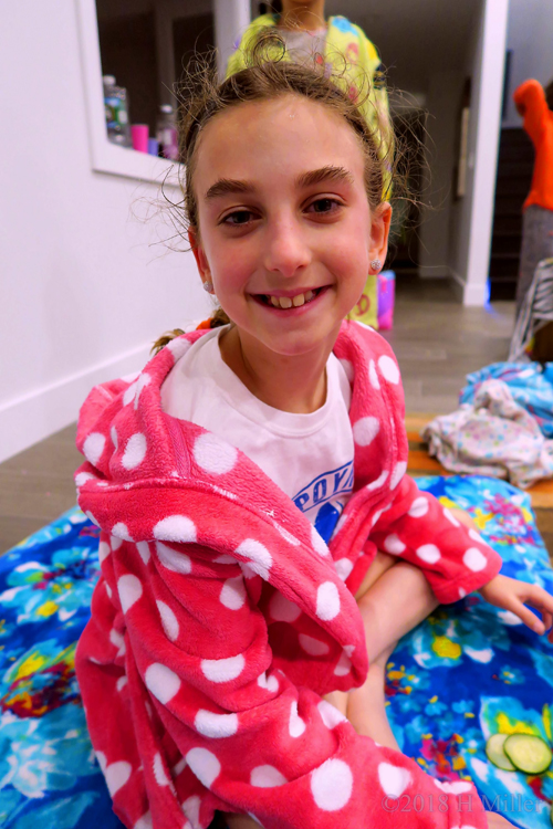 Her Kids Facial Was Super Relaxing! Her Kids Facial Was Super Relaxing!