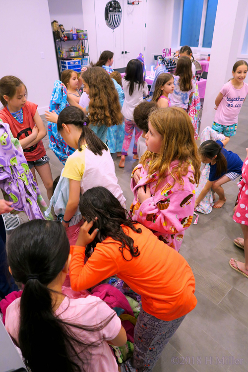 Pretty Pinks Vibrant Blues,......So Many Cool Spa Robes! Pretty Pinks Vibrant Blues,......So Many Cool Spa Robes!