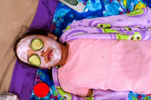 Relaxing With Her Cool As Cucumber Spa Facial Relaxing With Her Cool As Cucumber Spa Facial