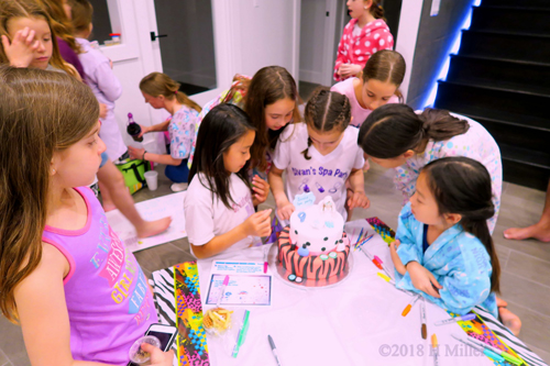 Sivan's Mom And Her Friends Looking At The Decor Of The Cake Sivan's Mom And Her Friends Looking At The Decor Of The Cake