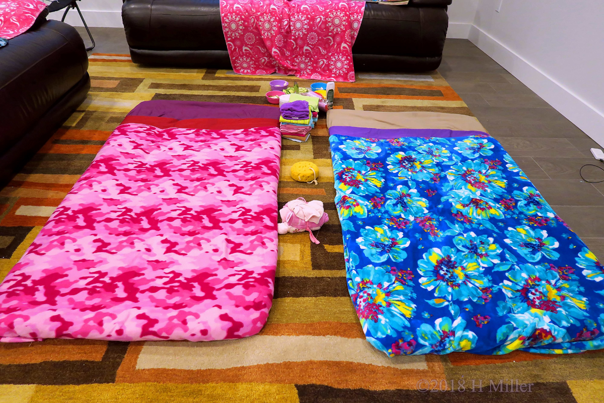 Flower Print And Pink Print Spa Throws Used As Kids Facial Mats 1