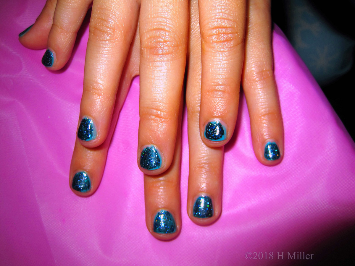 Hues Of Blue Glitter Mini Mani. 1