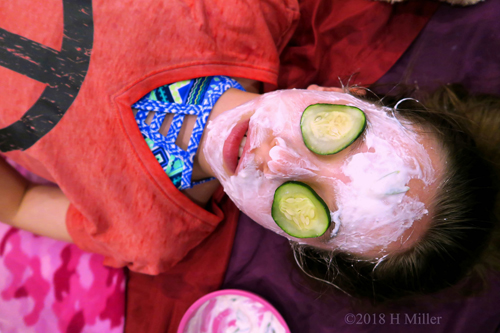 Close Up Shot Of This Party Guest Getting Her Girls Facial On Close Up Shot Of This Party Guest Getting Her Girls Facial On