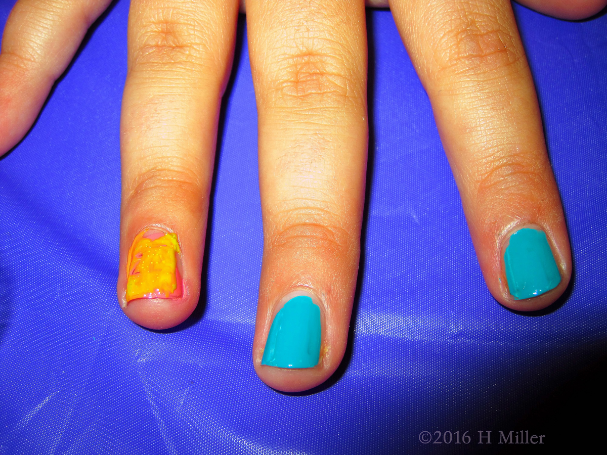 Blue Mini Manicure With Yellow Accent 