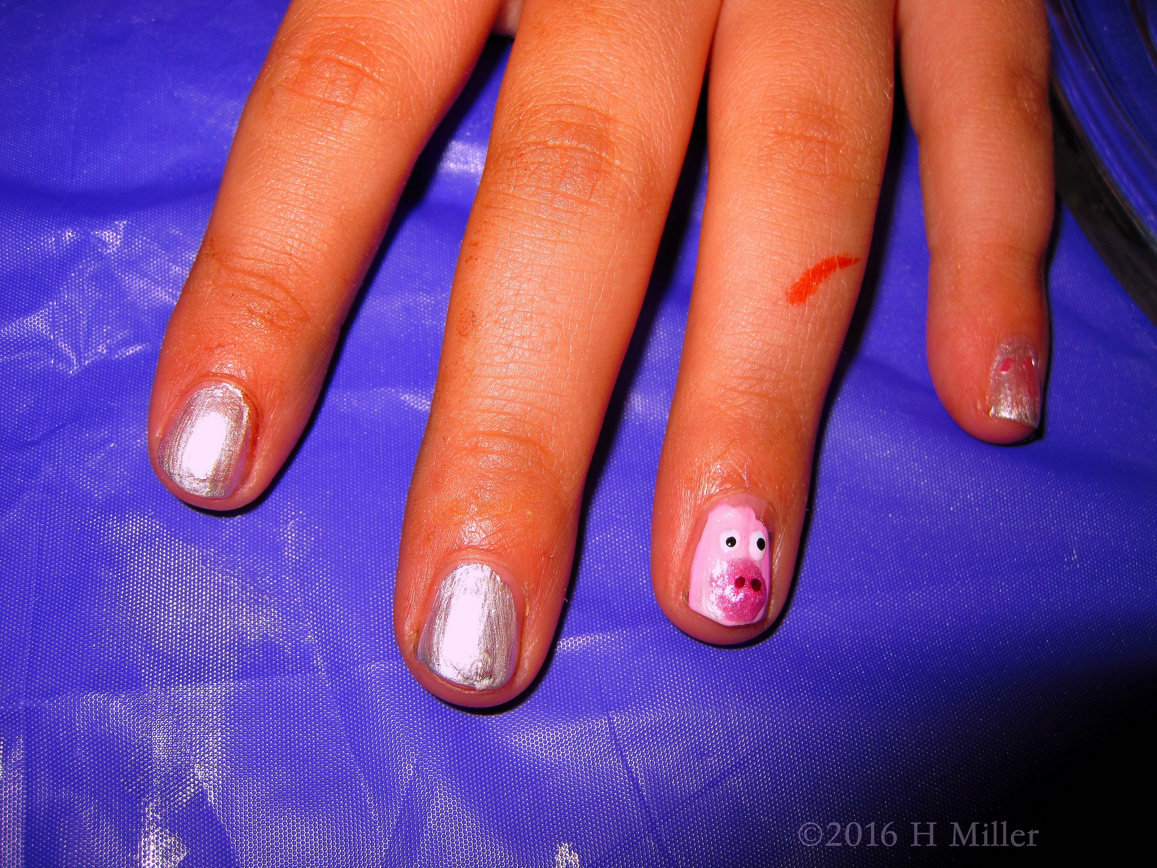 Cute Soft Pink Pig Mini Manicure Cute Soft Pink Pig Mini Manicure