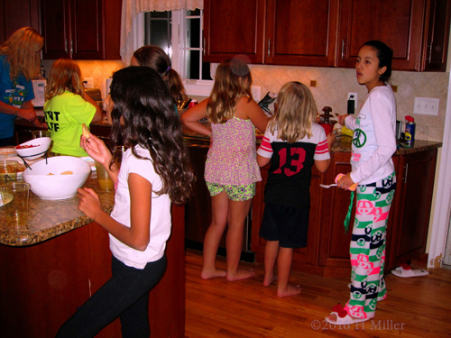 Hanging Out In The Kitchen Dipping Pineapples In Chocolate Fondue Hanging Out In The Kitchen Dipping Pineapples In Chocolate Fondue