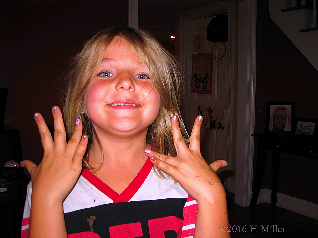 Skylar Showing Her New Kids Mani Skylar Showing Her New Kids Mani