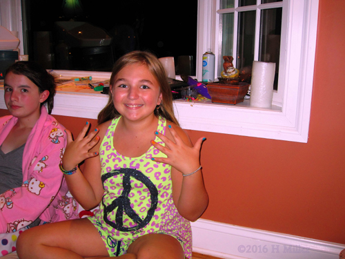 Awesome Mini Mani With Friends! Awesome Mini Mani With Friends!